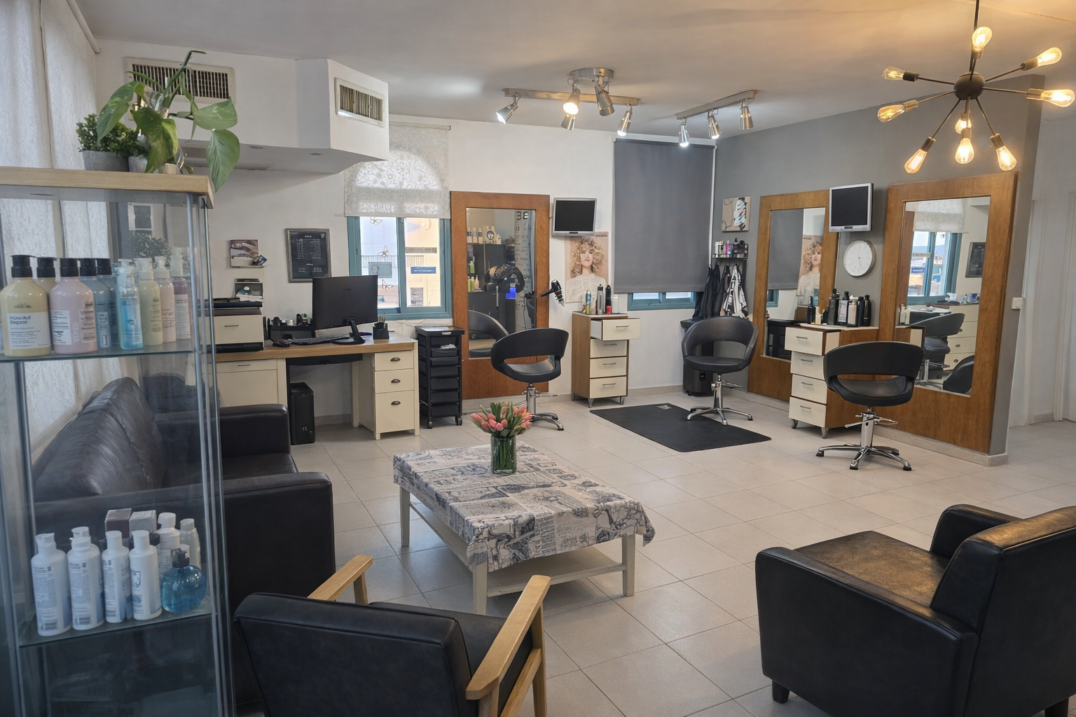 פנים המספרה – מספרת מוריס זכרון יעקב